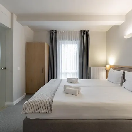 Hotel Eden Grand 3*