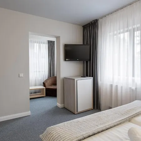 Hotel Eden Grand 3*