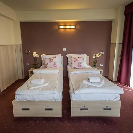 Hotel Eden Grand