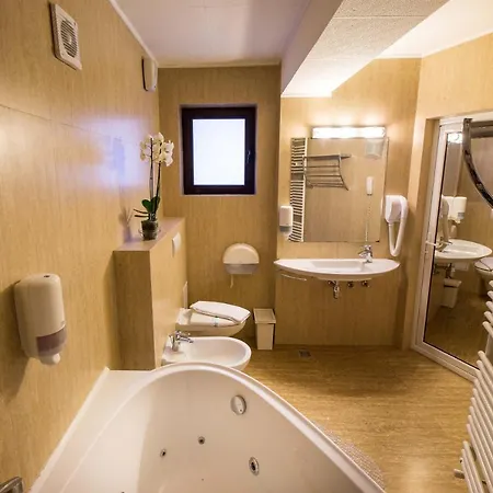 Eden Grand Predeal